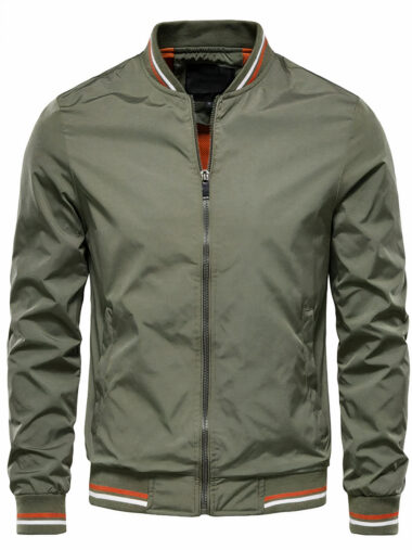 Veste légère homme style blouson d'aviateur sur fond blanc