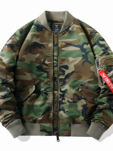 Veste militaire homme style aviateur et coupe-vent sur fond blanc