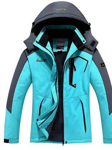 Veste randonnée femme avec intérieur polaire doux sur fond blanc