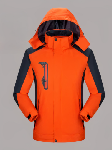 Veste snowboard homme pratique et design sur fond gris